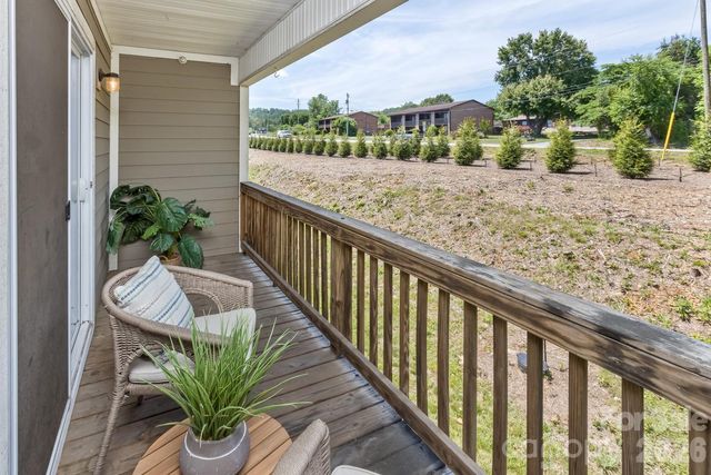 123 Foxden Drive 204, Fletcher, NC 28732