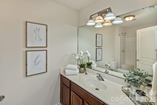 123 Foxden Drive 204, Fletcher, NC 28732