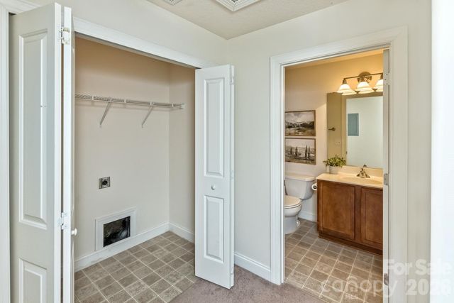 123 Foxden Drive 204, Fletcher, NC 28732