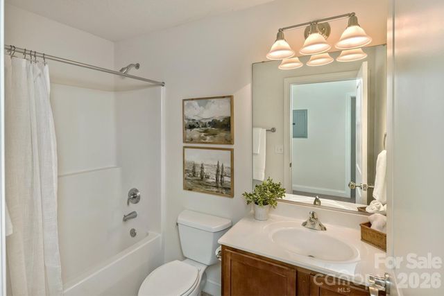 123 Foxden Drive 204, Fletcher, NC 28732