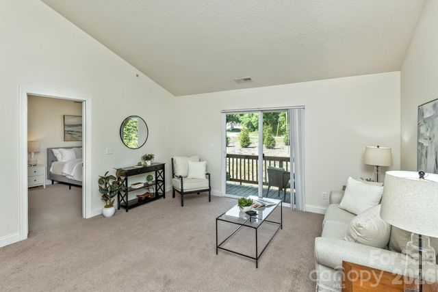 123 Foxden Drive 204, Fletcher, NC 28732
