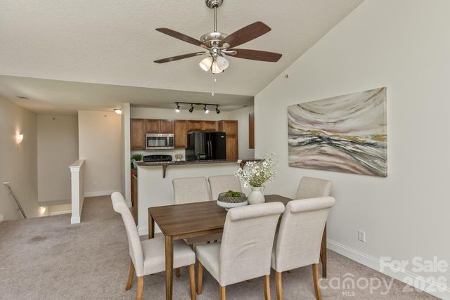 123 Foxden Drive 204, Fletcher, NC 28732