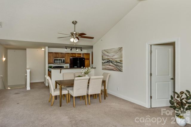 123 Foxden Drive 204, Fletcher, NC 28732