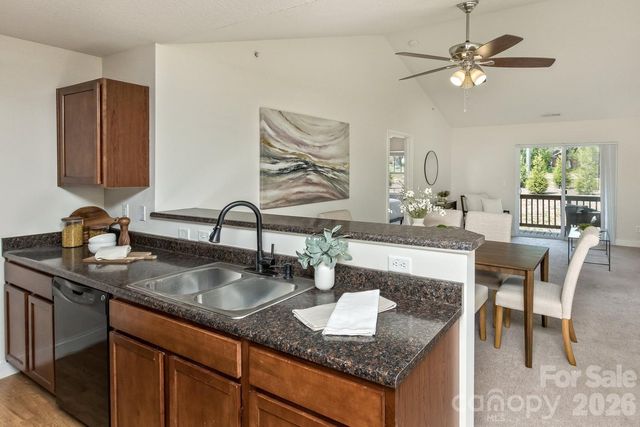 123 Foxden Drive 204, Fletcher, NC 28732