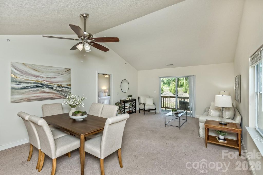 123 Foxden Drive 204, Fletcher, NC 28732