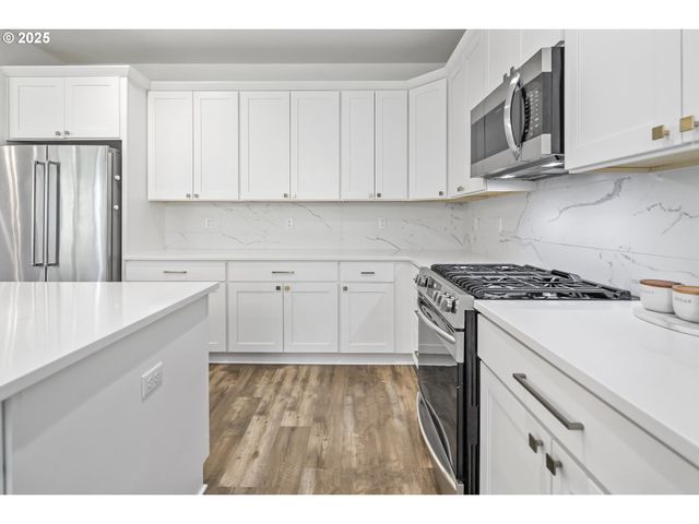 11779 Se WHITE TAIL Dr, Happy Valley, OR 97086