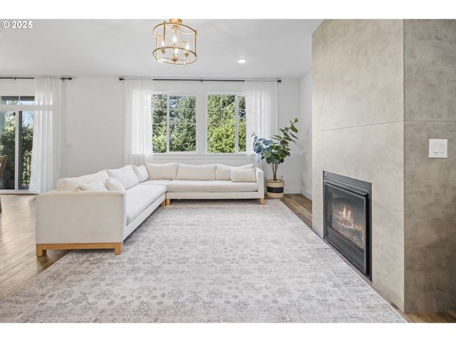 11779 Se WHITE TAIL Dr, Happy Valley, OR 97086