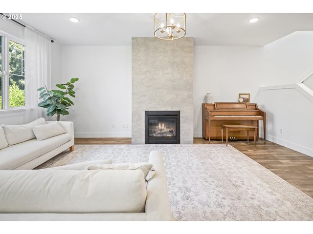 11779 Se WHITE TAIL Dr, Happy Valley, OR 97086