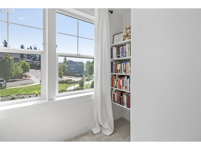 11779 Se WHITE TAIL Dr, Happy Valley, OR 97086