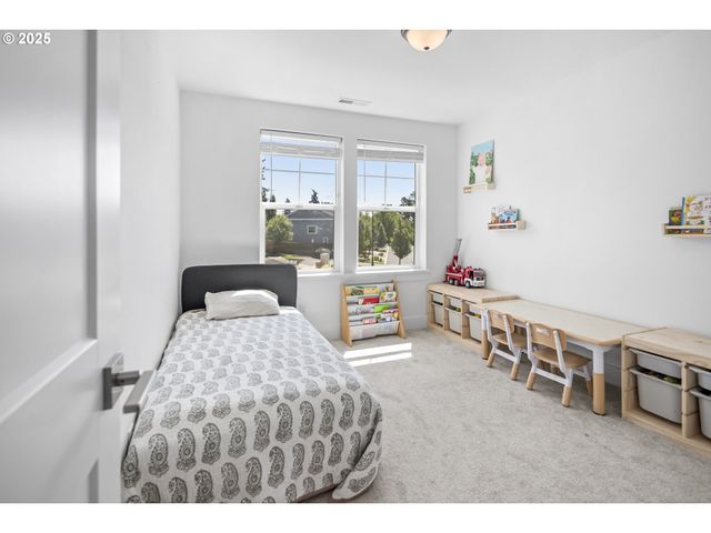 11779 Se WHITE TAIL Dr, Happy Valley, OR 97086