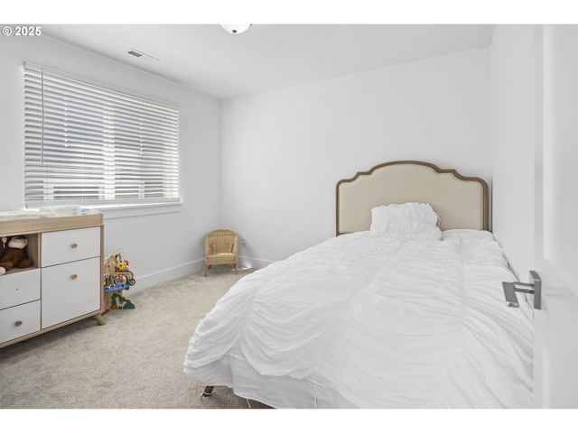 11779 Se WHITE TAIL Dr, Happy Valley, OR 97086