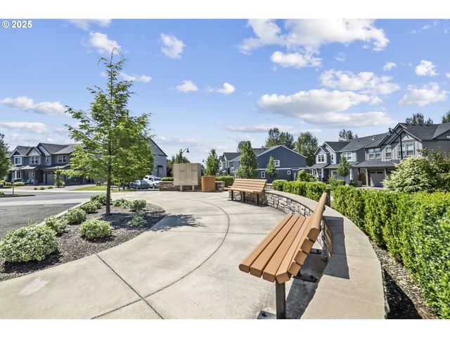 11779 Se WHITE TAIL Dr, Happy Valley, OR 97086