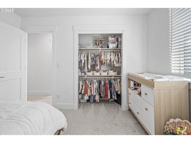 11779 Se WHITE TAIL Dr, Happy Valley, OR 97086