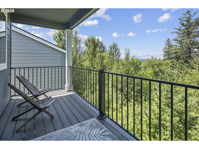 11779 Se WHITE TAIL Dr, Happy Valley, OR 97086