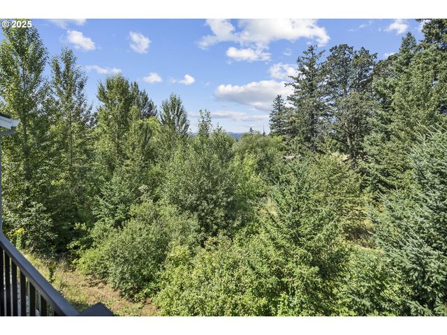 11779 Se WHITE TAIL Dr, Happy Valley, OR 97086