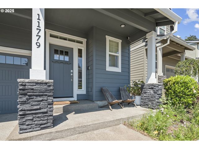 11779 Se WHITE TAIL Dr, Happy Valley, OR 97086