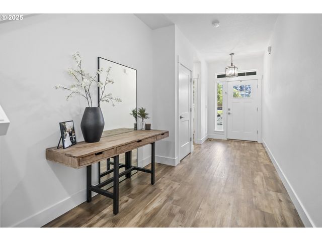 11779 Se WHITE TAIL Dr, Happy Valley, OR 97086