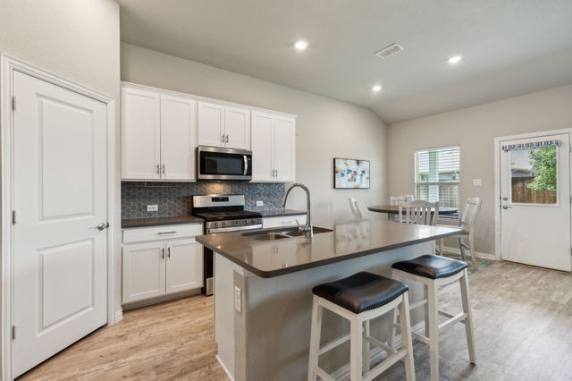 452 Ella Lane, Fate, TX 75087