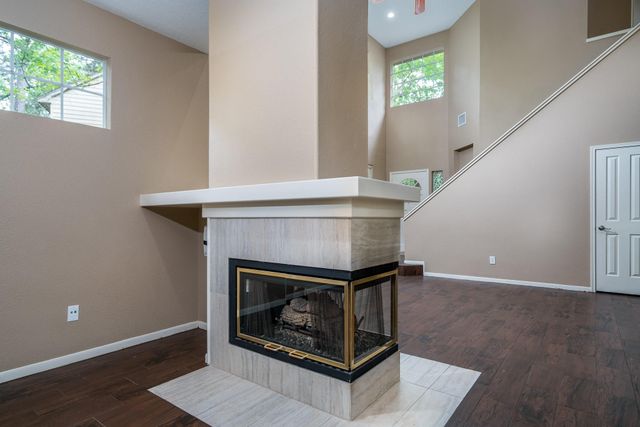 66 Lakeridge Court, The Woodlands, TX 77381