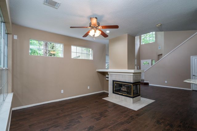 66 Lakeridge Court, The Woodlands, TX 77381