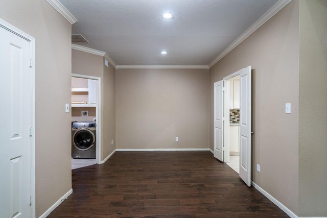 66 Lakeridge Court, The Woodlands, TX 77381