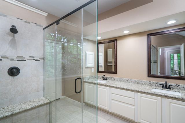 66 Lakeridge Court, The Woodlands, TX 77381