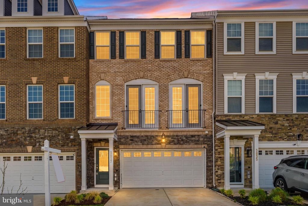 Image 2 of property listing at 3837 POLO PL, Upper Marlboro, MD 20772