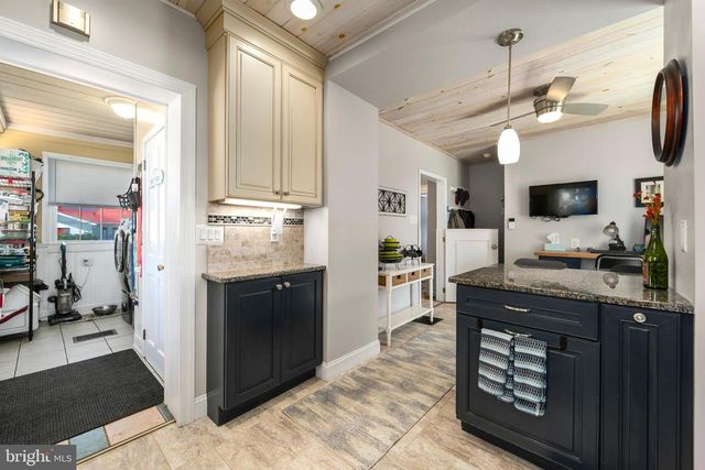 10 S LENOLA RD, Moorestown, NJ 08057