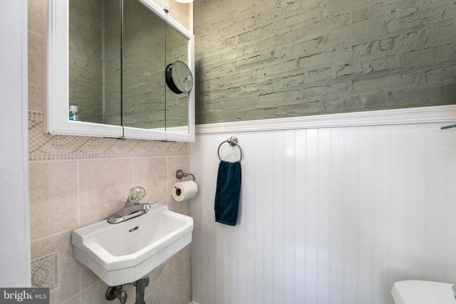 10 S LENOLA RD, Moorestown, NJ 08057
