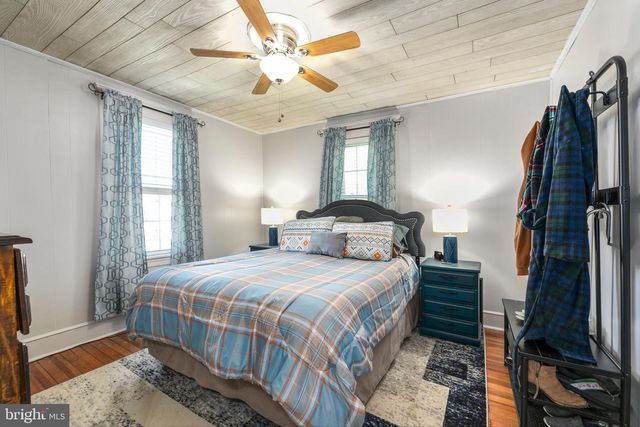 10 S LENOLA RD, Moorestown, NJ 08057
