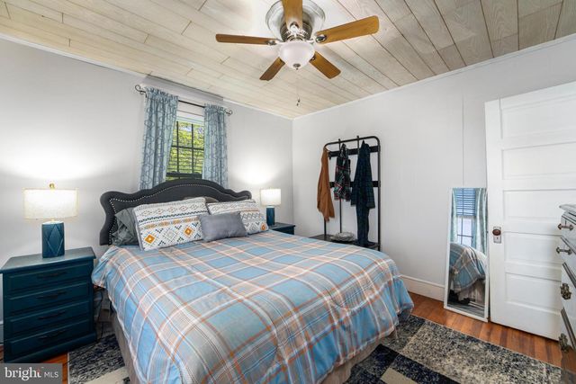 10 S LENOLA RD, Moorestown, NJ 08057