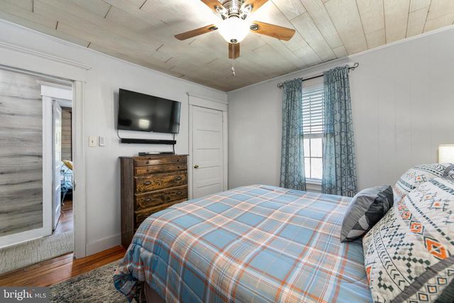10 S LENOLA RD, Moorestown, NJ 08057