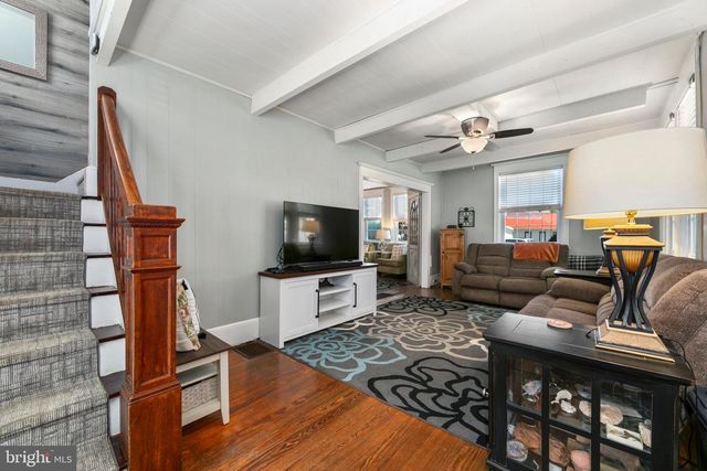 10 S LENOLA RD, Moorestown, NJ 08057