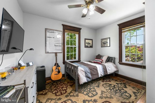 10 S LENOLA RD, Moorestown, NJ 08057