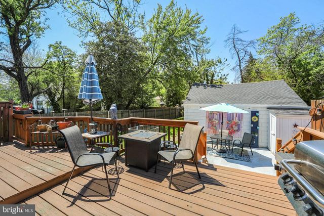 10 S LENOLA RD, Moorestown, NJ 08057