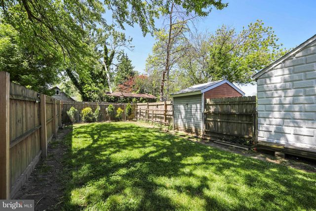 10 S LENOLA RD, Moorestown, NJ 08057