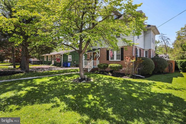 10 S LENOLA RD, Moorestown, NJ 08057
