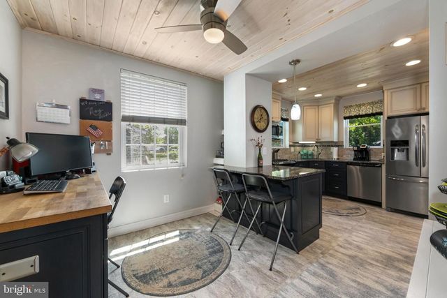 10 S LENOLA RD, Moorestown, NJ 08057