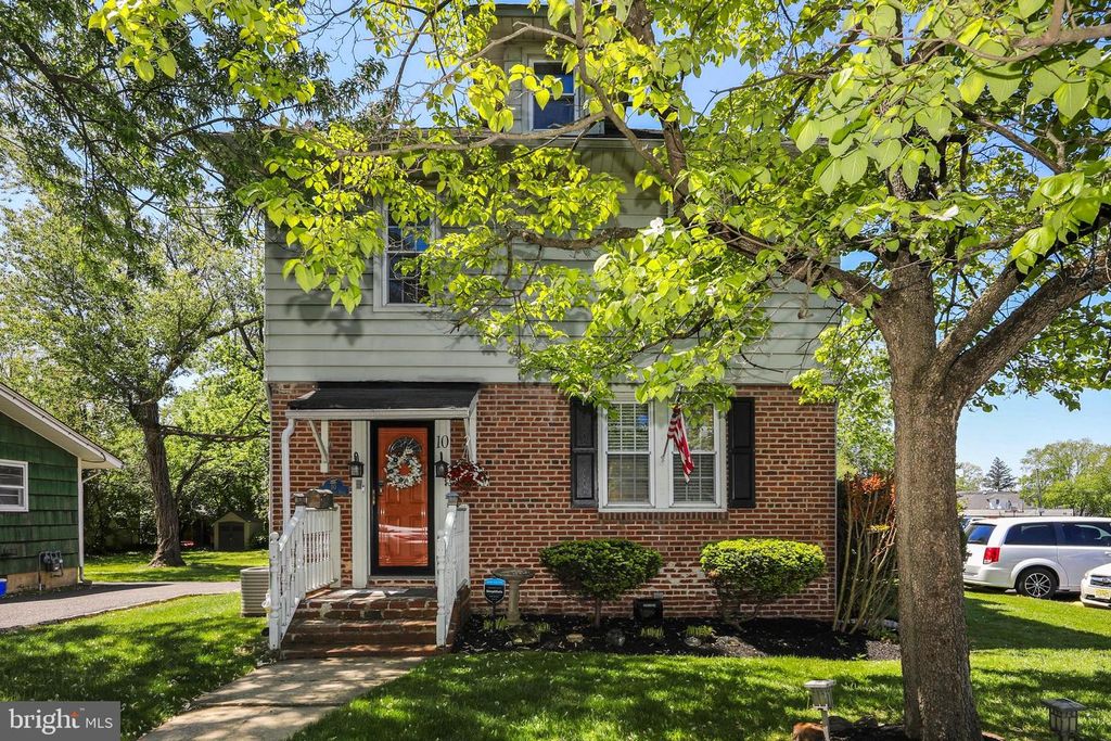 10 S LENOLA RD, Moorestown, NJ 08057