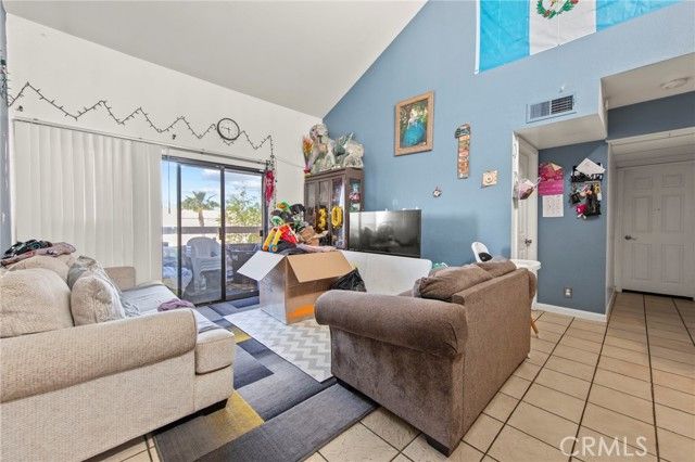 25027 Peachland Avenue 260, Newhall (santa Clarita), CA 91321