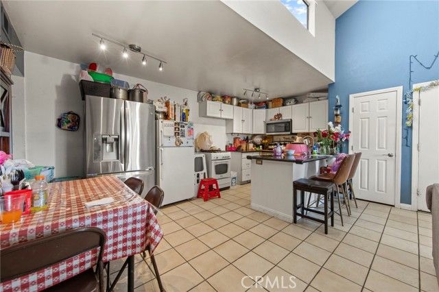 25027 Peachland Avenue 260, Newhall (santa Clarita), CA 91321