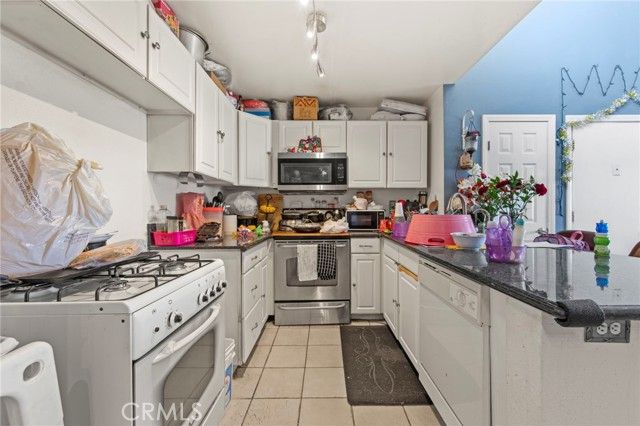 25027 Peachland Avenue 260, Newhall (santa Clarita), CA 91321