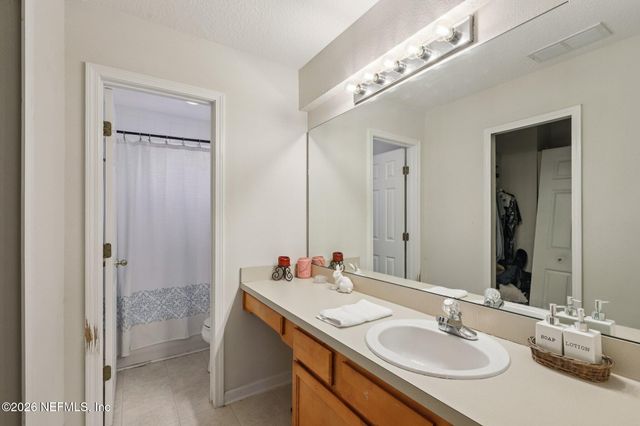 2370 WOOD HOLLOW Lane B, Fleming Island, FL 32003