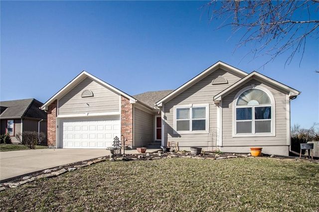 504 SW BOBCAT Street, Oak Grove, MO 64075