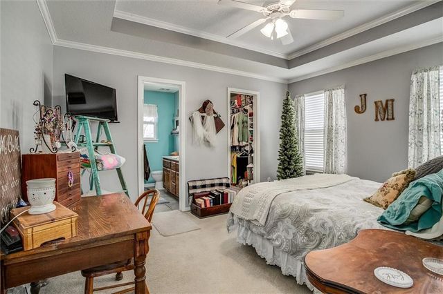 504 SW BOBCAT Street, Oak Grove, MO 64075