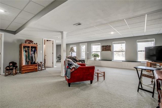 504 SW BOBCAT Street, Oak Grove, MO 64075