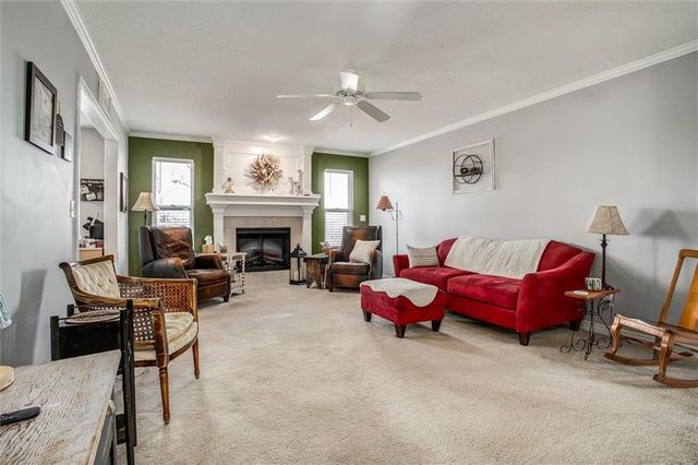 504 SW BOBCAT Street, Oak Grove, MO 64075