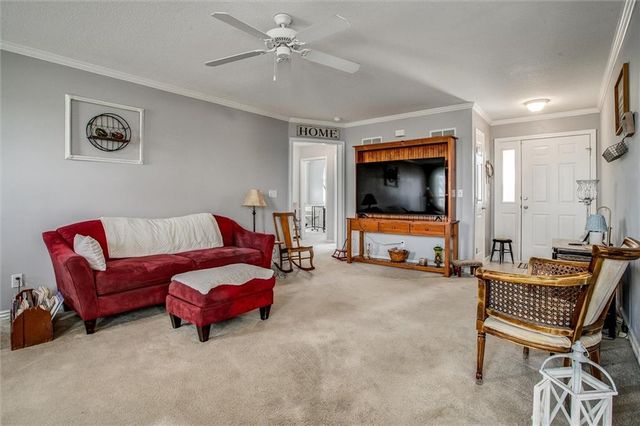 504 SW BOBCAT Street, Oak Grove, MO 64075