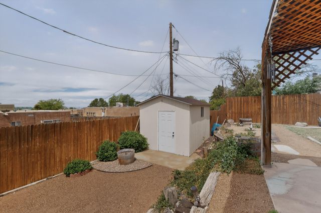 203 Monte Largo Drive NE, Albuquerque, NM 87123