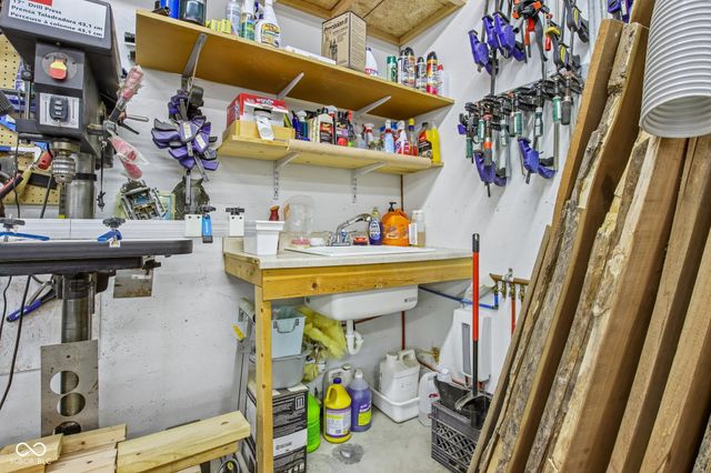 6070 E County Road 200 N, Avon, IN 46123